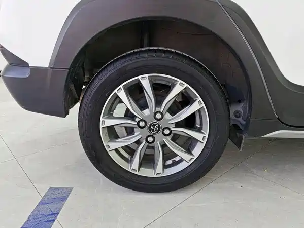 Toyota Yaris L 2020