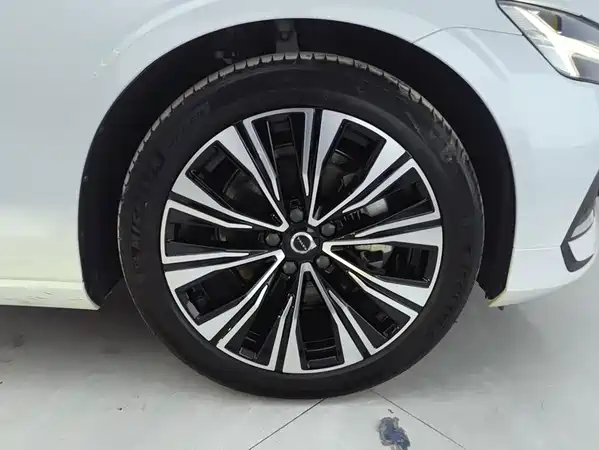 Volvo S60 2024