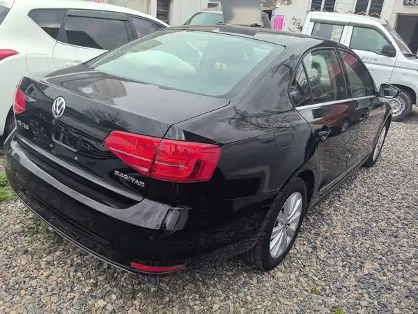 Volkswagen Sagitar 2016