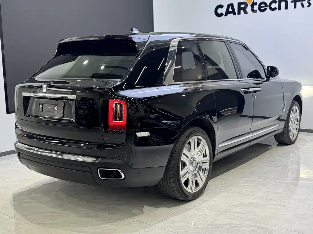 Rolls-Royce Cullinan 2021