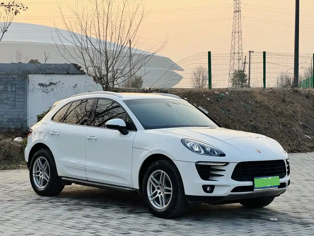 Porsche Macan 2016 — фото 22
