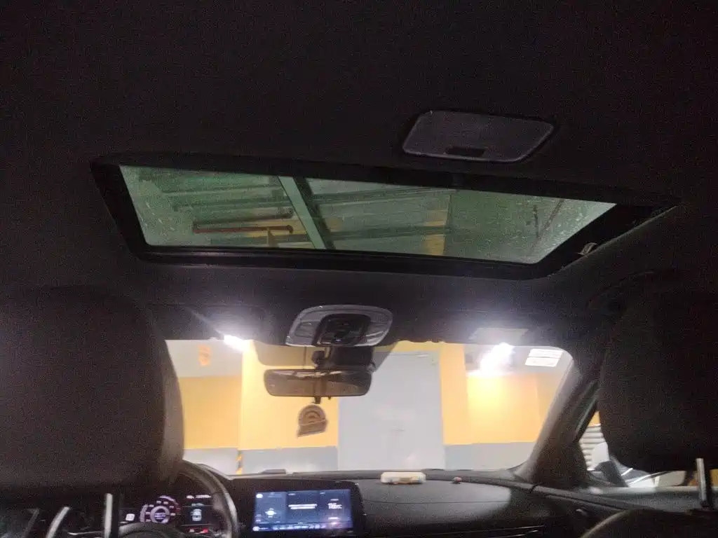 Hyundai Elantra 2021 — фото 18