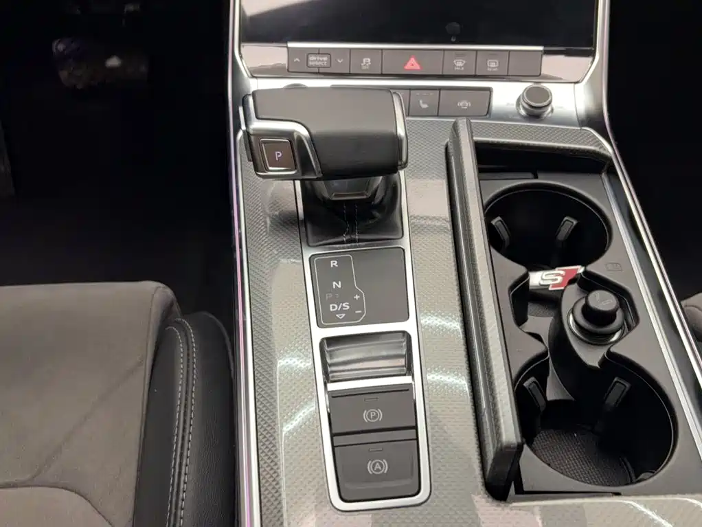 Audi A6L 2022 — фото 17