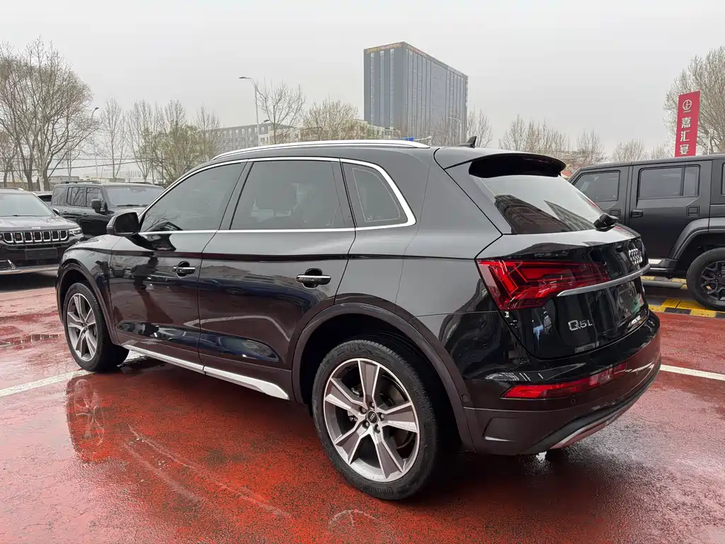 Audi Q5L 2023 — фото 4