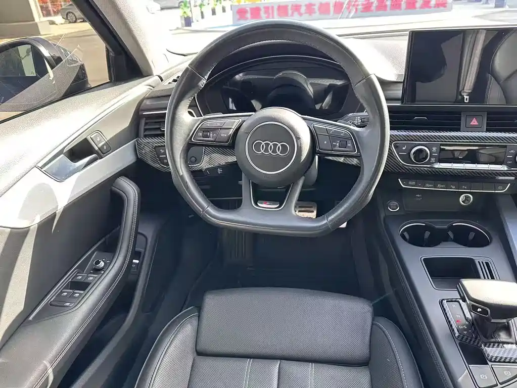 Audi A4L 2023 — фото 5