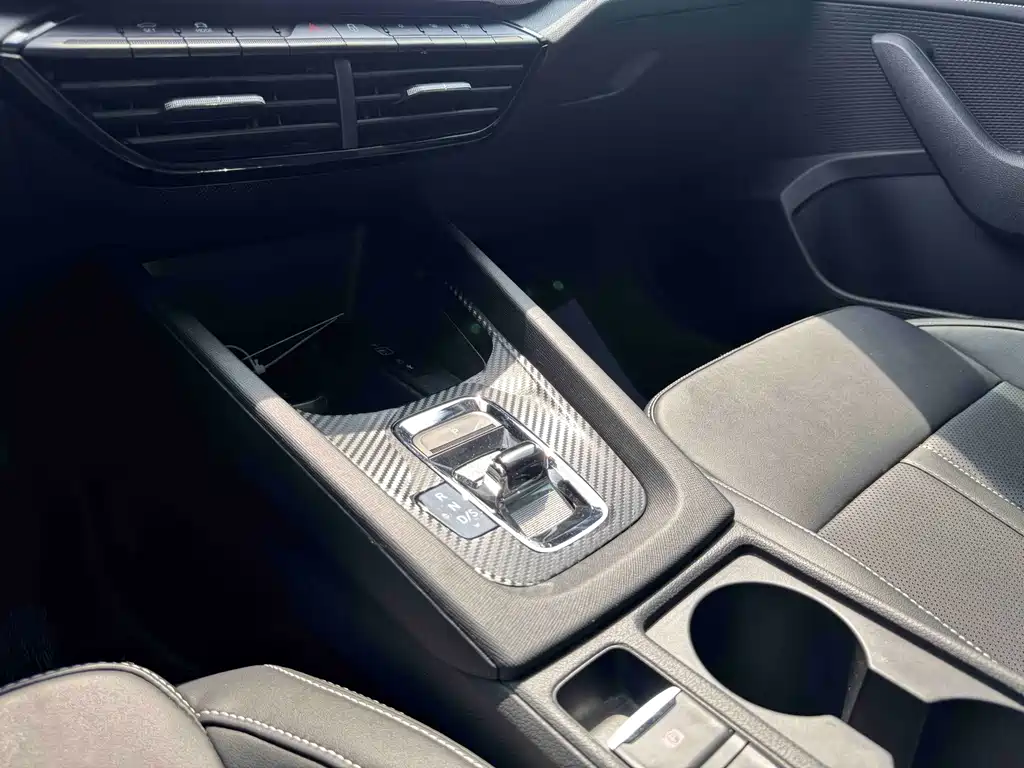 Skoda Octavia 2023 — фото 14