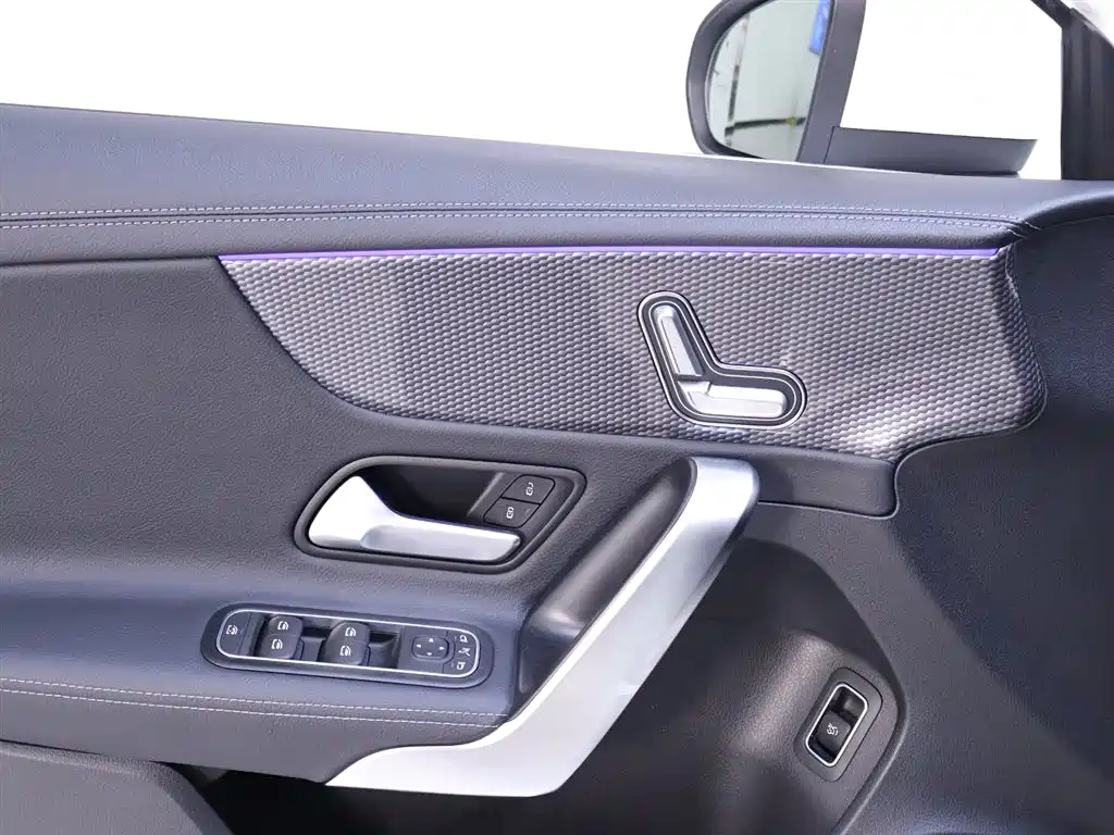 Mercedes-Benz A-Class 2023 — фото 17