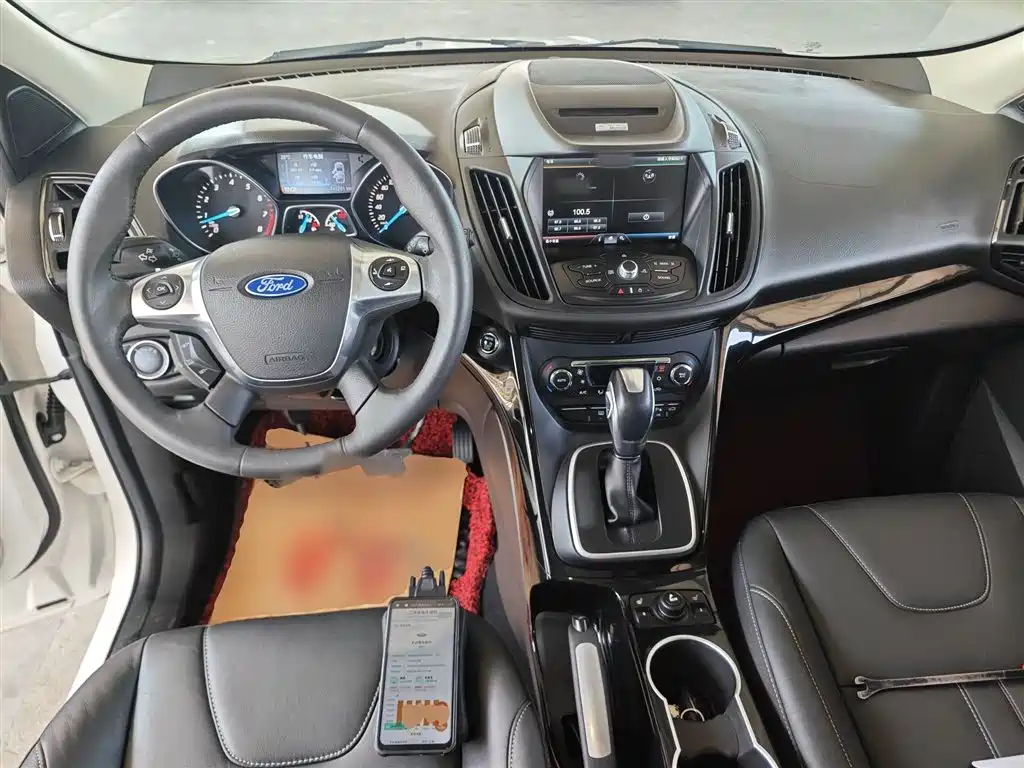 Ford Kuga 2016 — фото 10