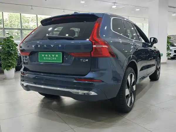 Volvo XC60 Plug-In Hybrid 2025