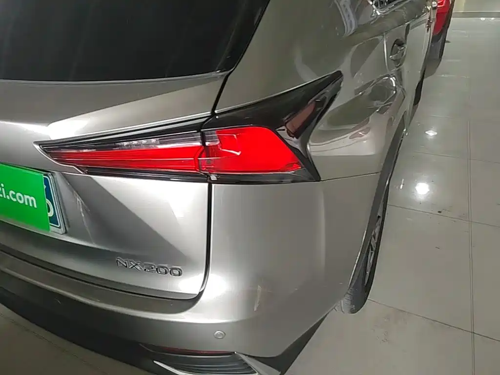 Lexus NX 2020 — фото 8