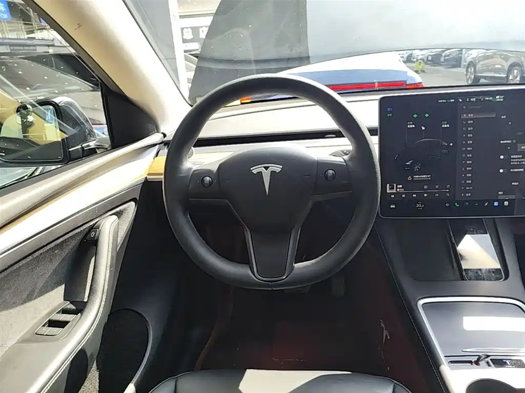 Tesla Model Y 2023 — фото 11