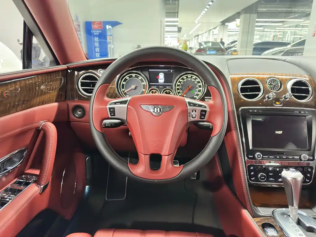 Bentley Flying Spur 2014 — фото 13