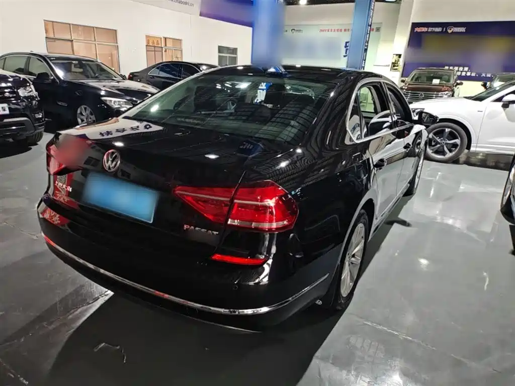 Volkswagen Passat 2017 — фото 7