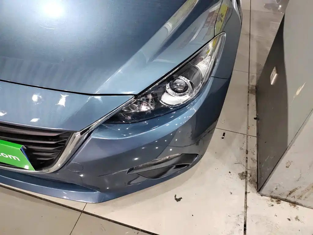 Mazda 3 Axela 2015 — фото 18