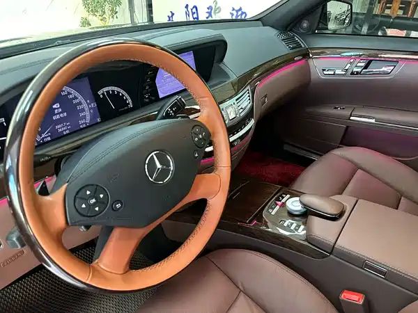Mercedes-Benz S-Class 2012