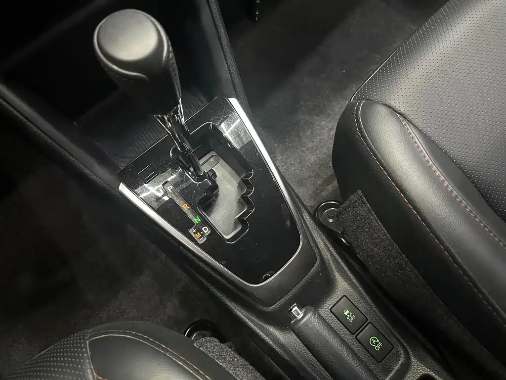 Toyota Yaris L 2022 — фото 16