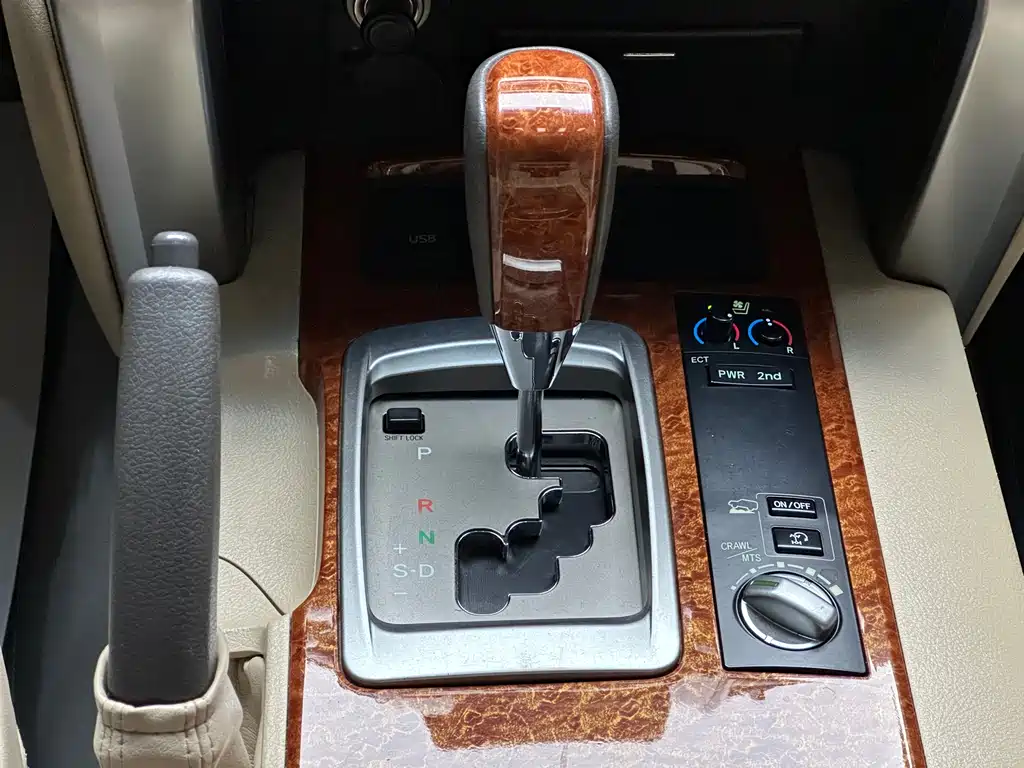 Toyota Land Cruiser 2015 — фото 12