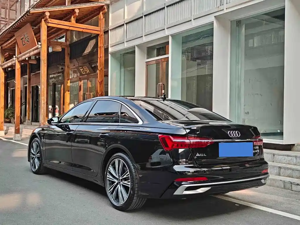 Audi A6L 2023