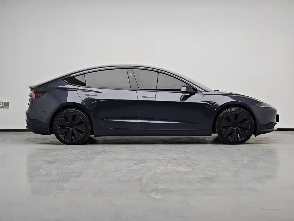 Tesla Model 3 2024 — фото 12