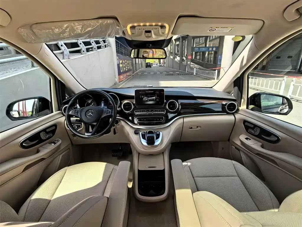 Mercedes-Benz V-Class 2020 — фото 9
