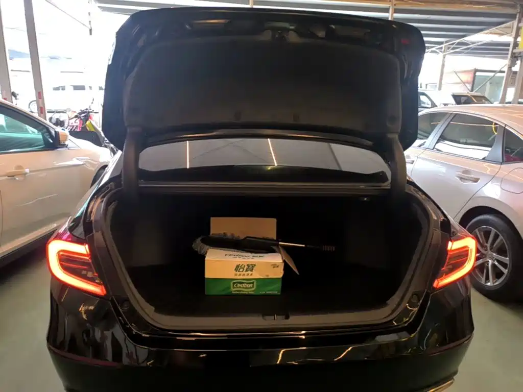 Honda Accord 2023 — фото 15
