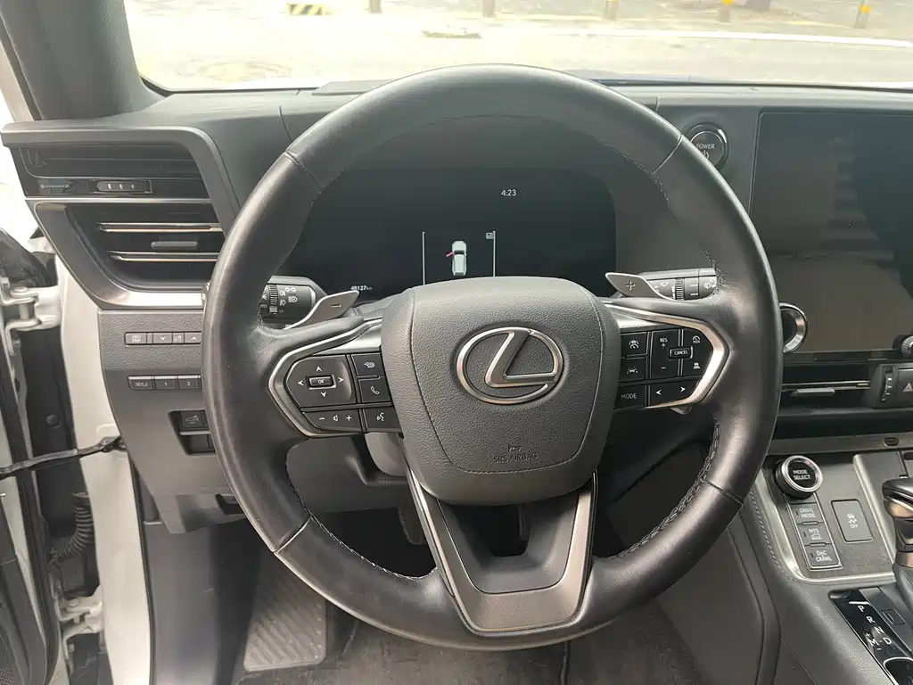 Lexus GX 2024 — фото 17