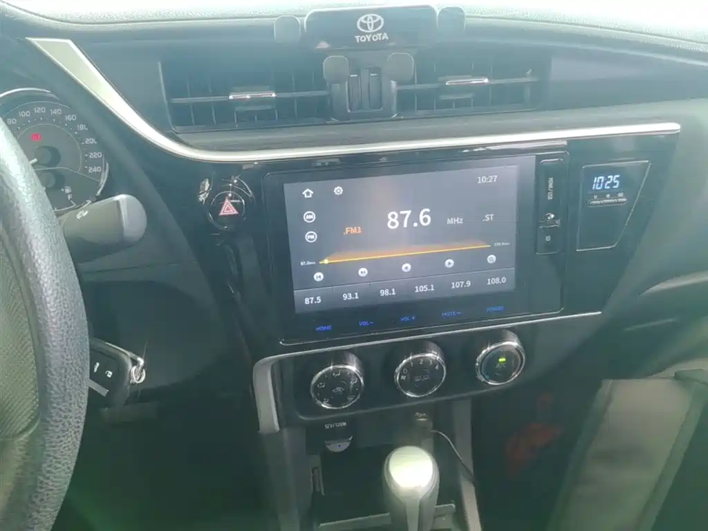 Toyota Corolla 2017 — фото 13