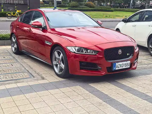 Jaguar XE 2015