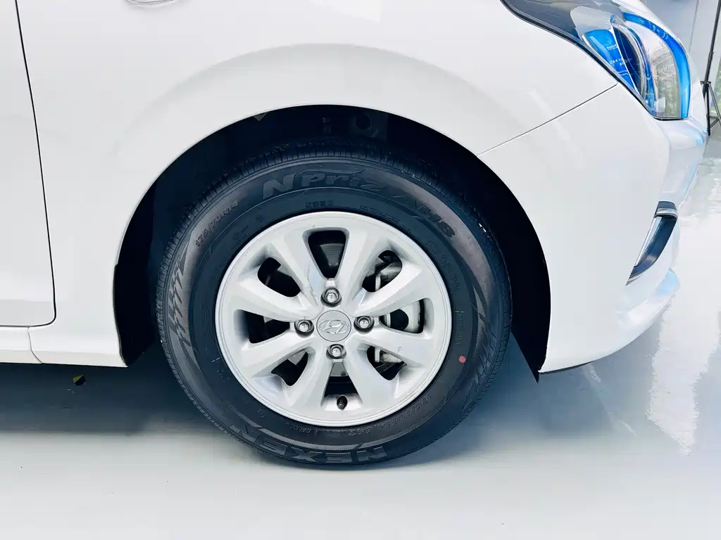 Hyundai Verna 2018 — фото 4