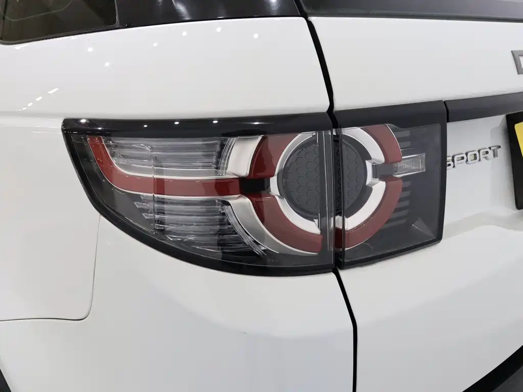 Land Rover Discovery Sport 2018 — фото 7