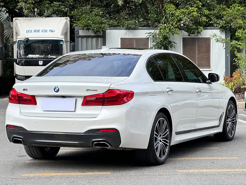 BMW 5 Series 2019 — фото 4