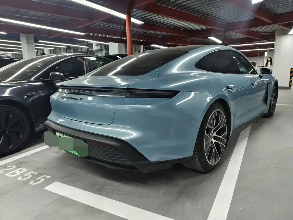 Porsche Taycan 2021 — фото 14