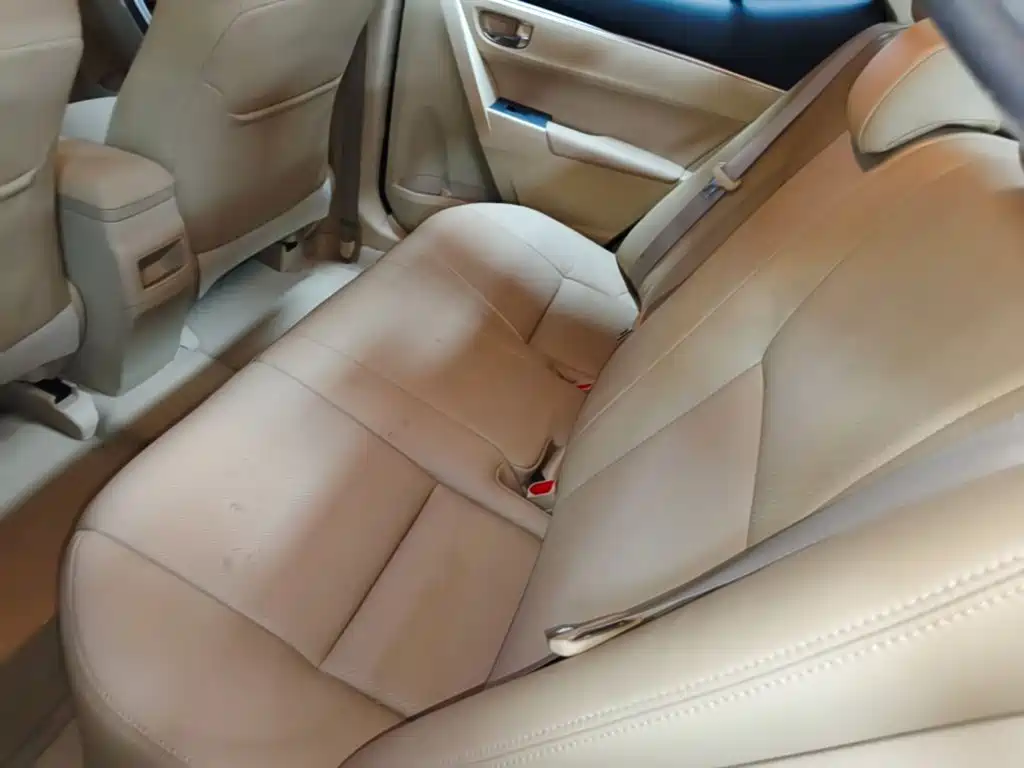 Toyota Corolla 2015 — фото 17