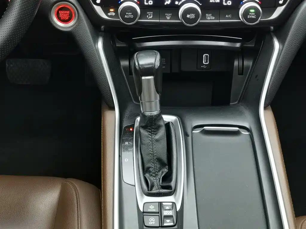 Honda Inspire 2018 — фото 13