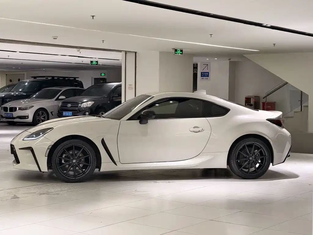 Toyota 86 2023 — фото 2