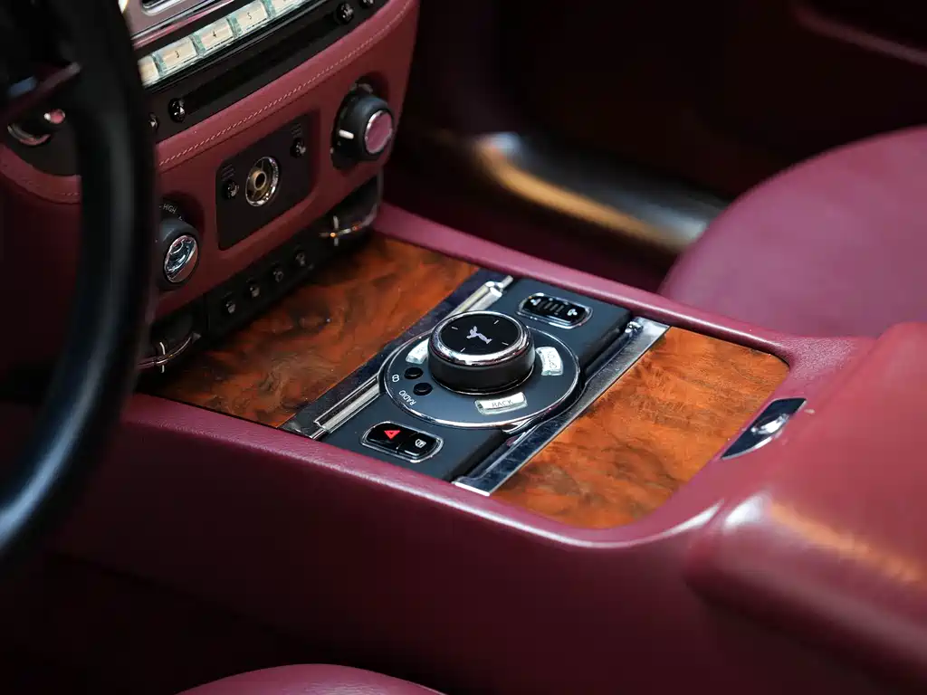 Rolls-Royce Ghost 2015 — фото 28