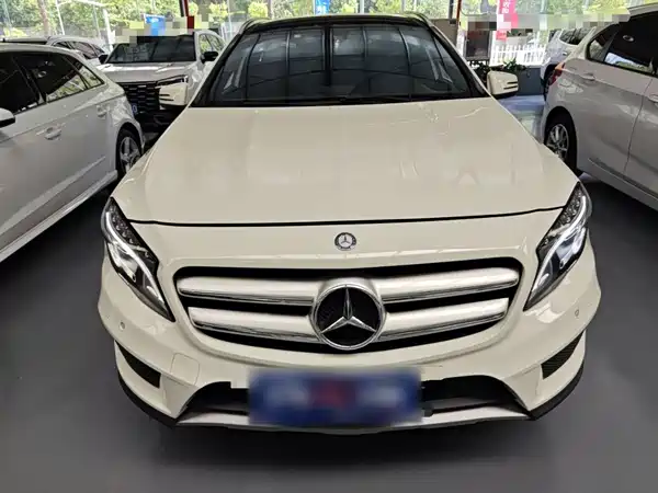 Mercedes-Benz GLA 2015