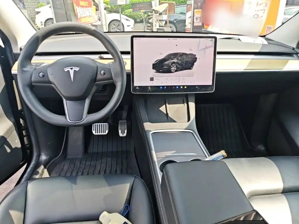 Tesla Model Y 2023 — фото 10