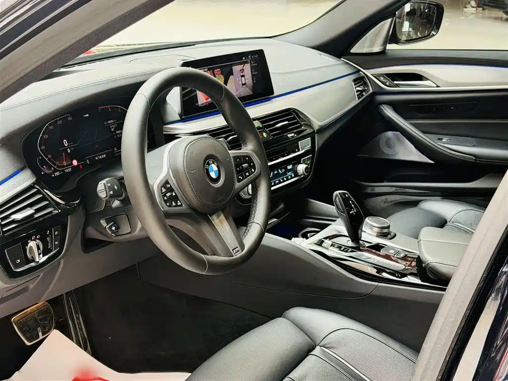 BMW 5 Series 2020 — фото 12