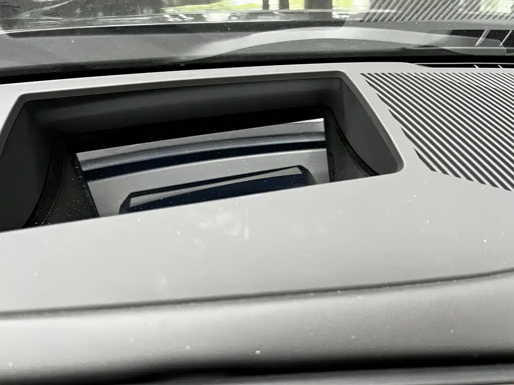 BMW 5 Series 2025 — фото 9