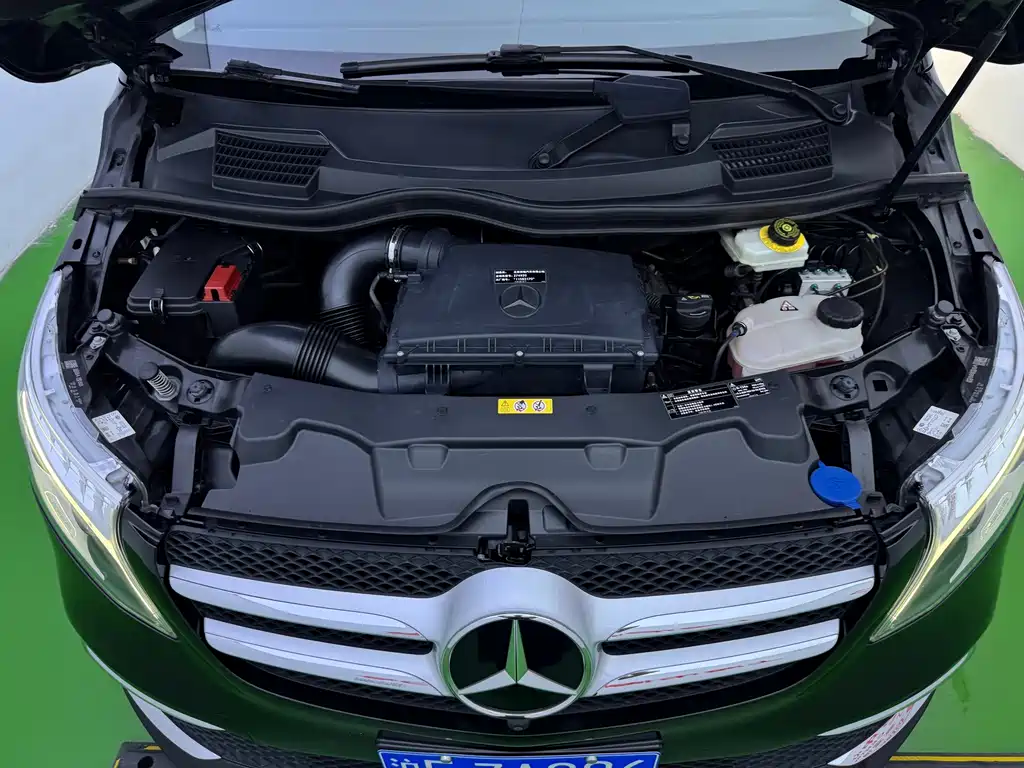 Mercedes-Benz V-Class 2022 — фото 43