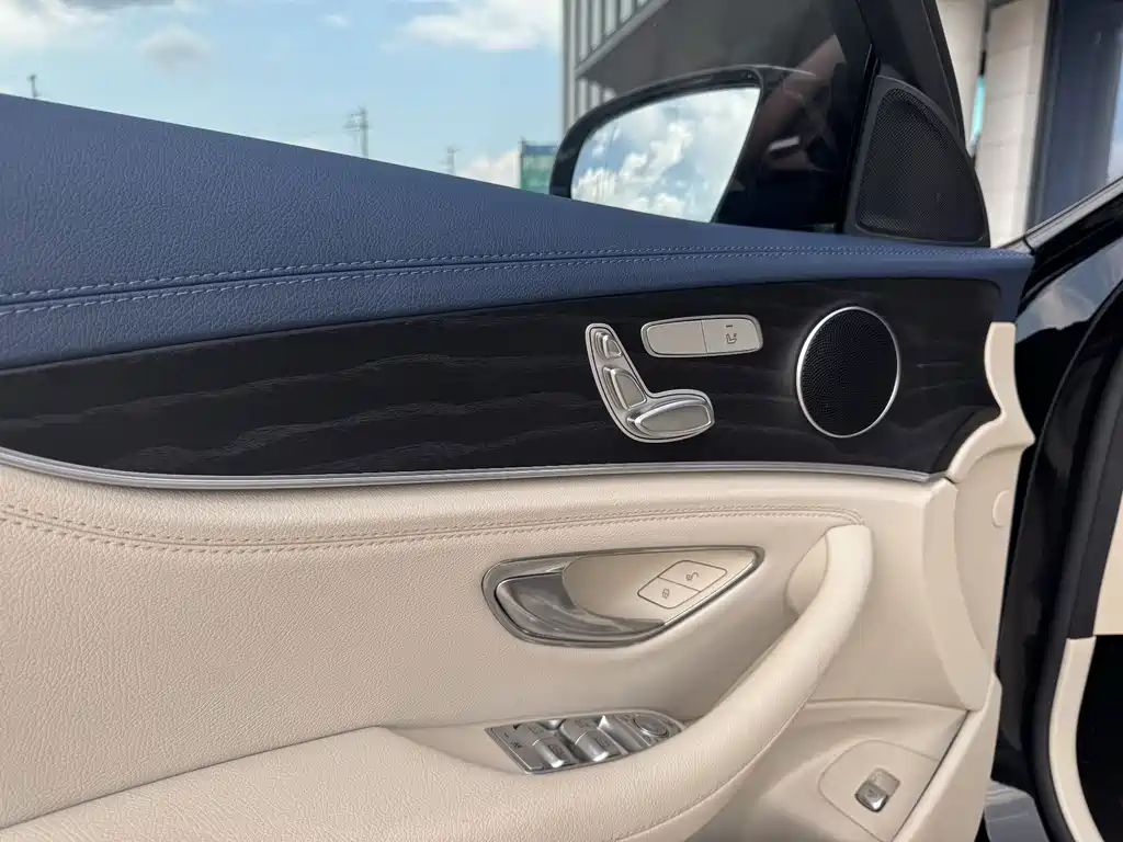 Mercedes-Benz E-Class 2021 — фото 15