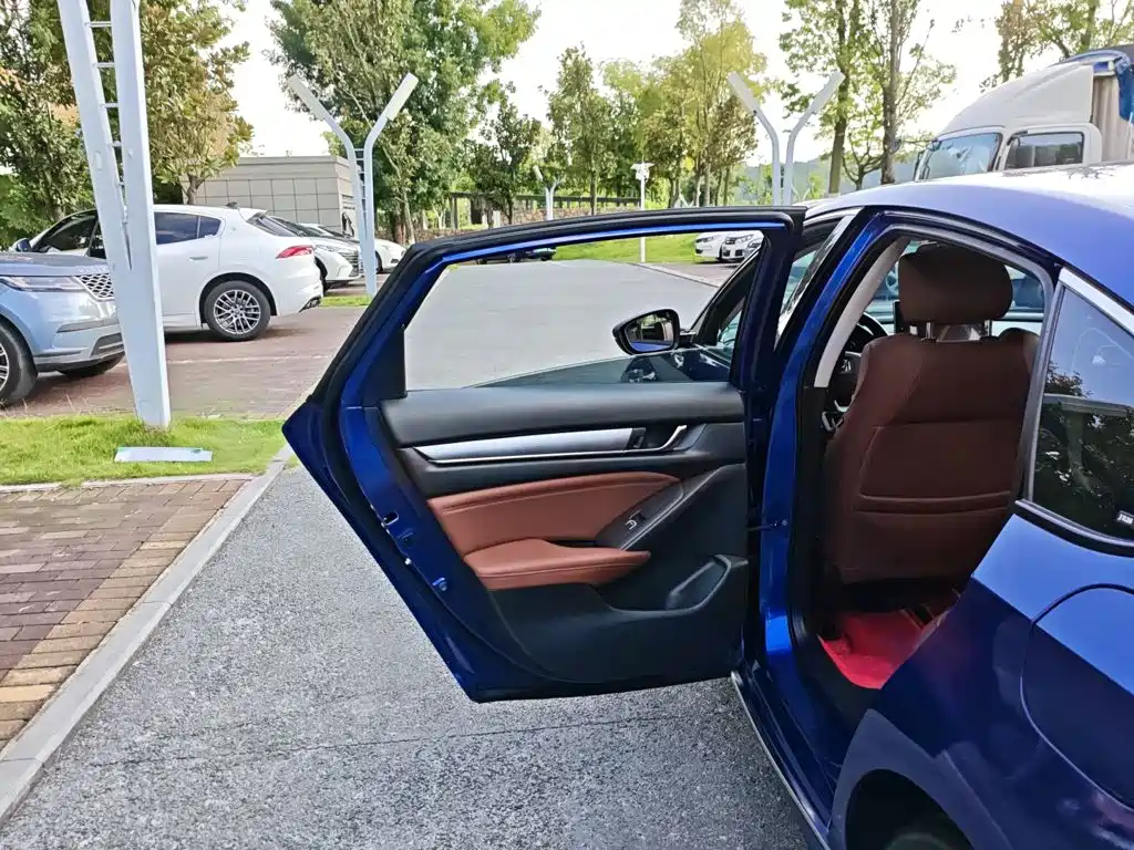 Honda Accord 2020 — фото 16