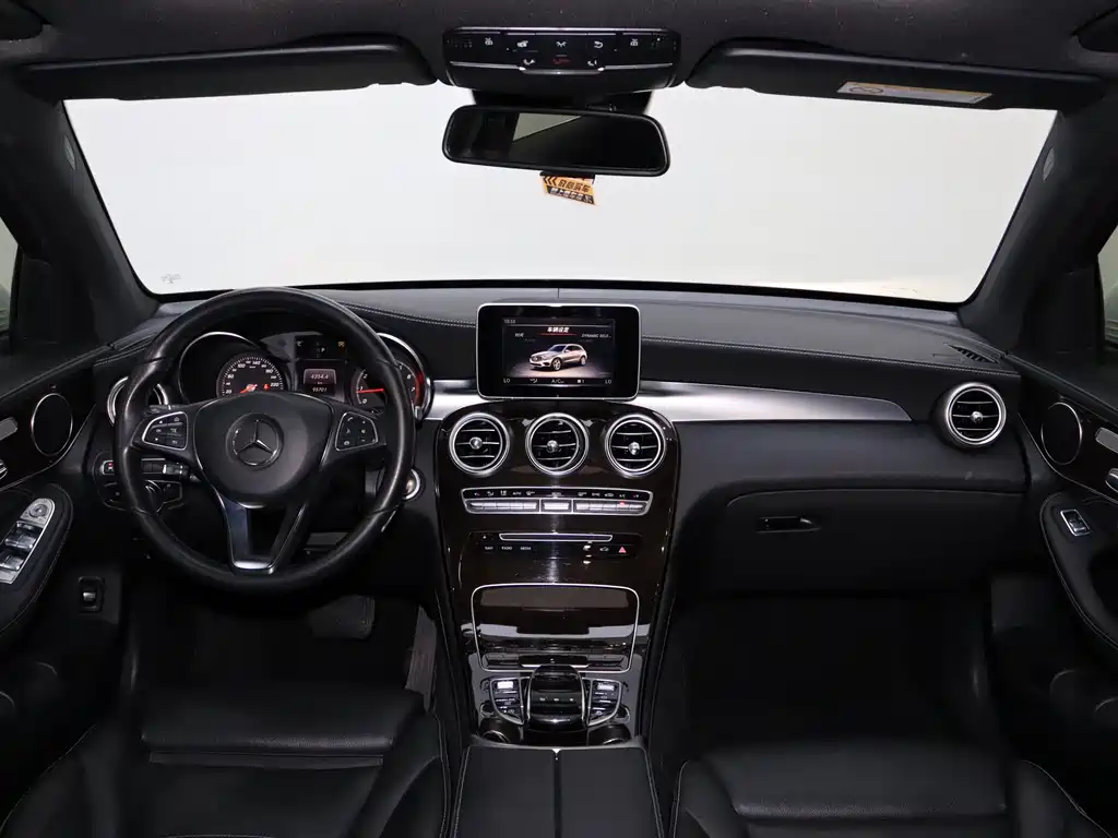 Mercedes-Benz GLC 2019 — фото 21