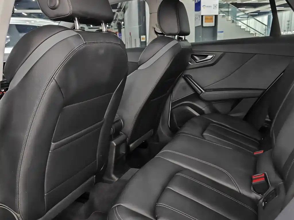 Audi Q2L 2024