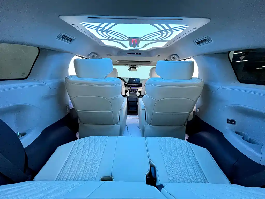 Toyota Sienna 2025 — фото 28