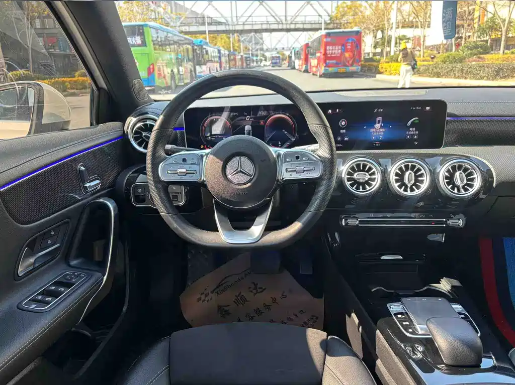 Mercedes-Benz A-Class 2019 — фото 9
