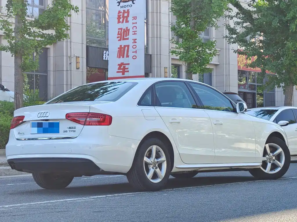 Audi A4L 2014