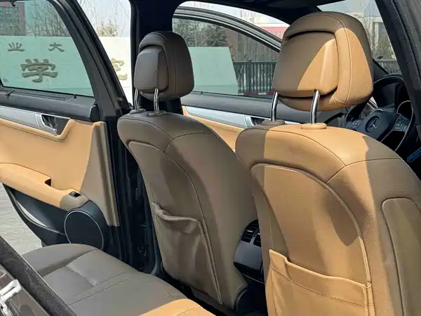 Mercedes-Benz C-Class 2011