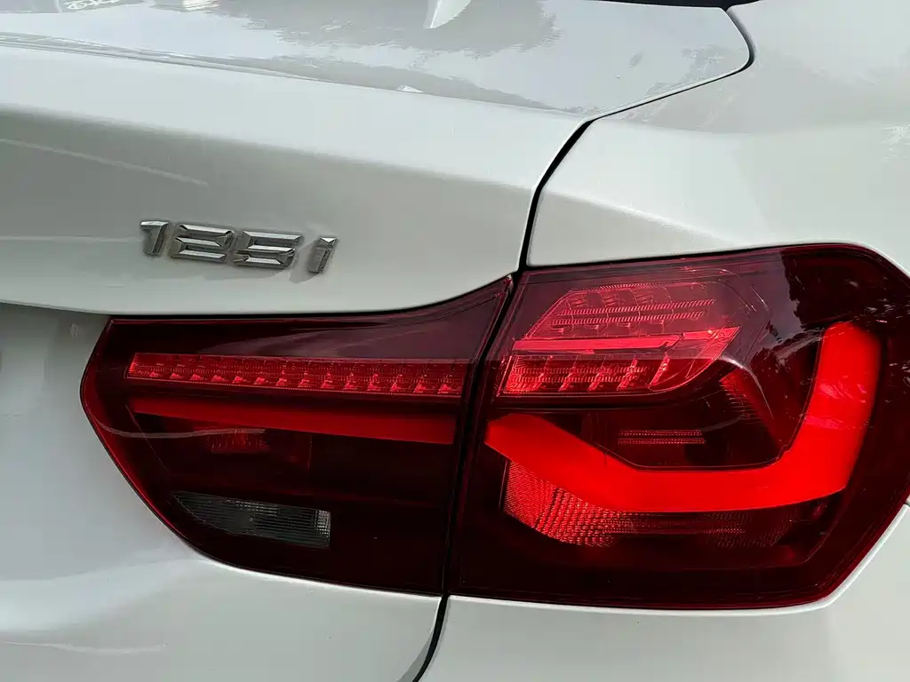 BMW 1 Series 2023 — фото 14